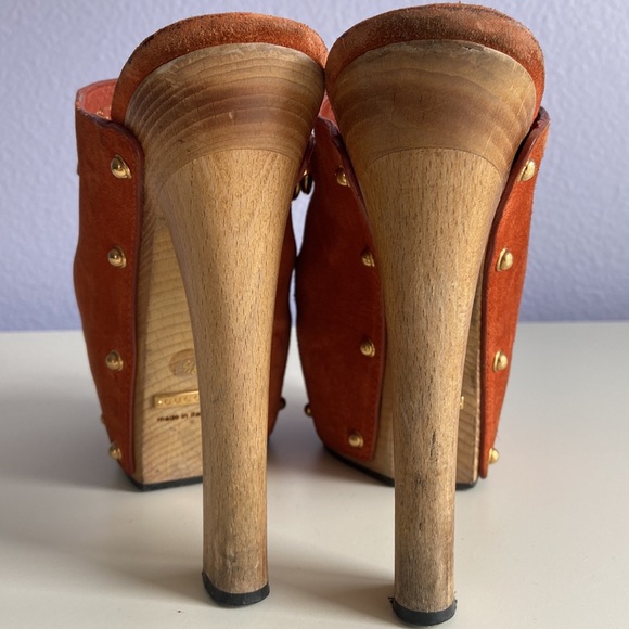 Gucci 6” wooden heels burnt orange suede upper with golden horsebit - Picture 16 of 16